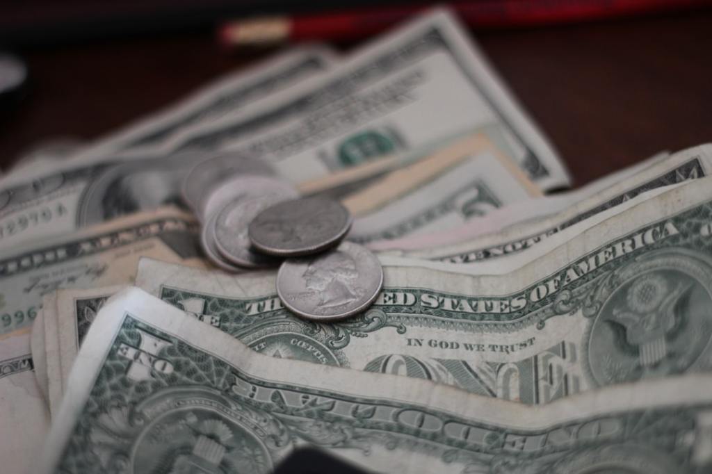 Nueva máxima histórica del dólar paralelo: sube a&nbsp;$1.560